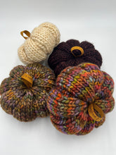 Load image into Gallery viewer, Pumpkin Spice ~ Green